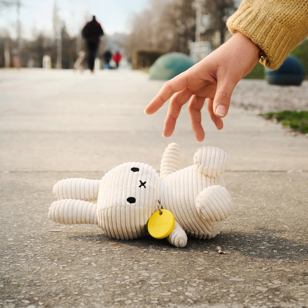 Chipolo POP GPS Tracking Tag For Apple Find My or Google's Find My Device