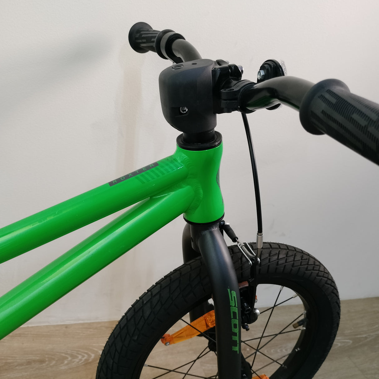 Preloved Scott Roxter 16 Kids Bike