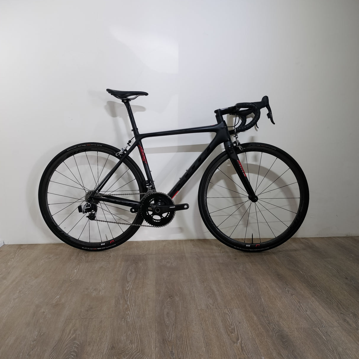 Preloved Scott Addict RC Etap AXS Road Bike