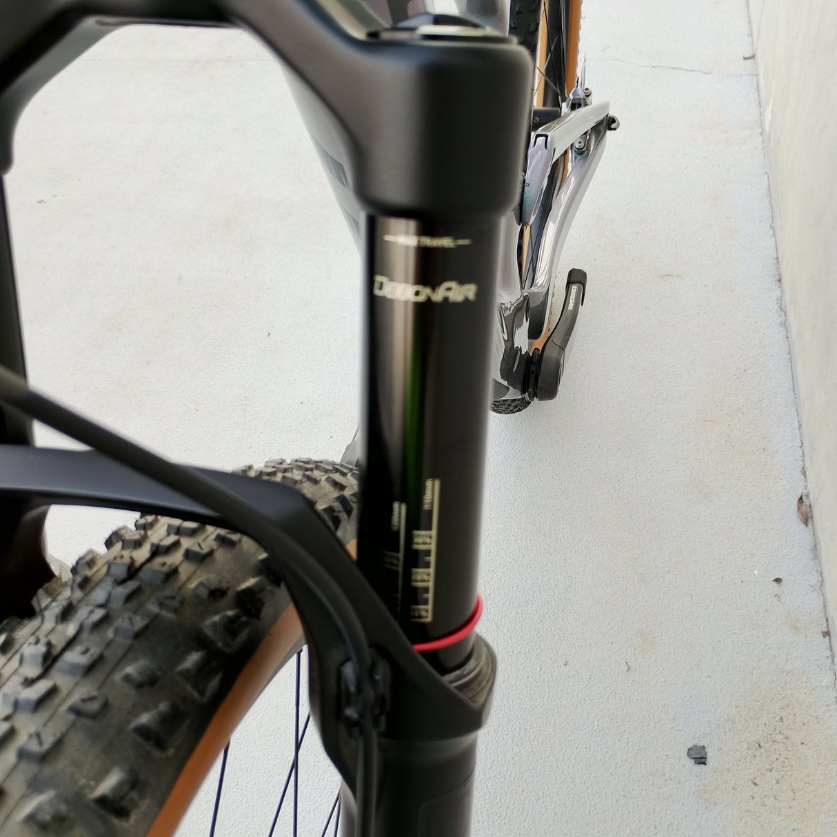 Preloved Spark RC Pro Mountain Bike