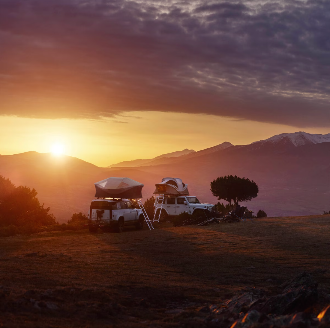 Thule Approach Dark Slate Roof Top Tent