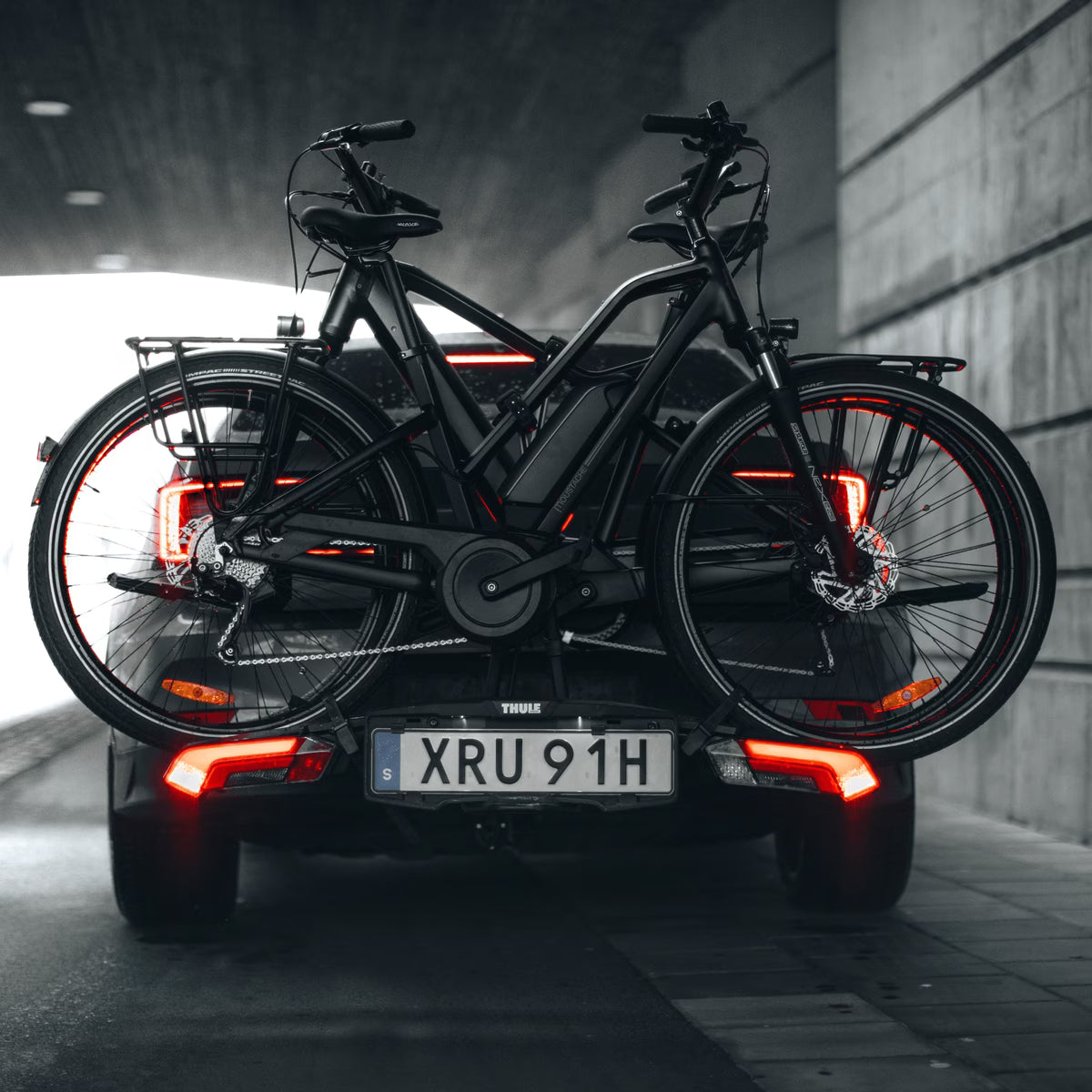 Thule Epos 2 Foldable Hitch Platform Bike Rack With Lights