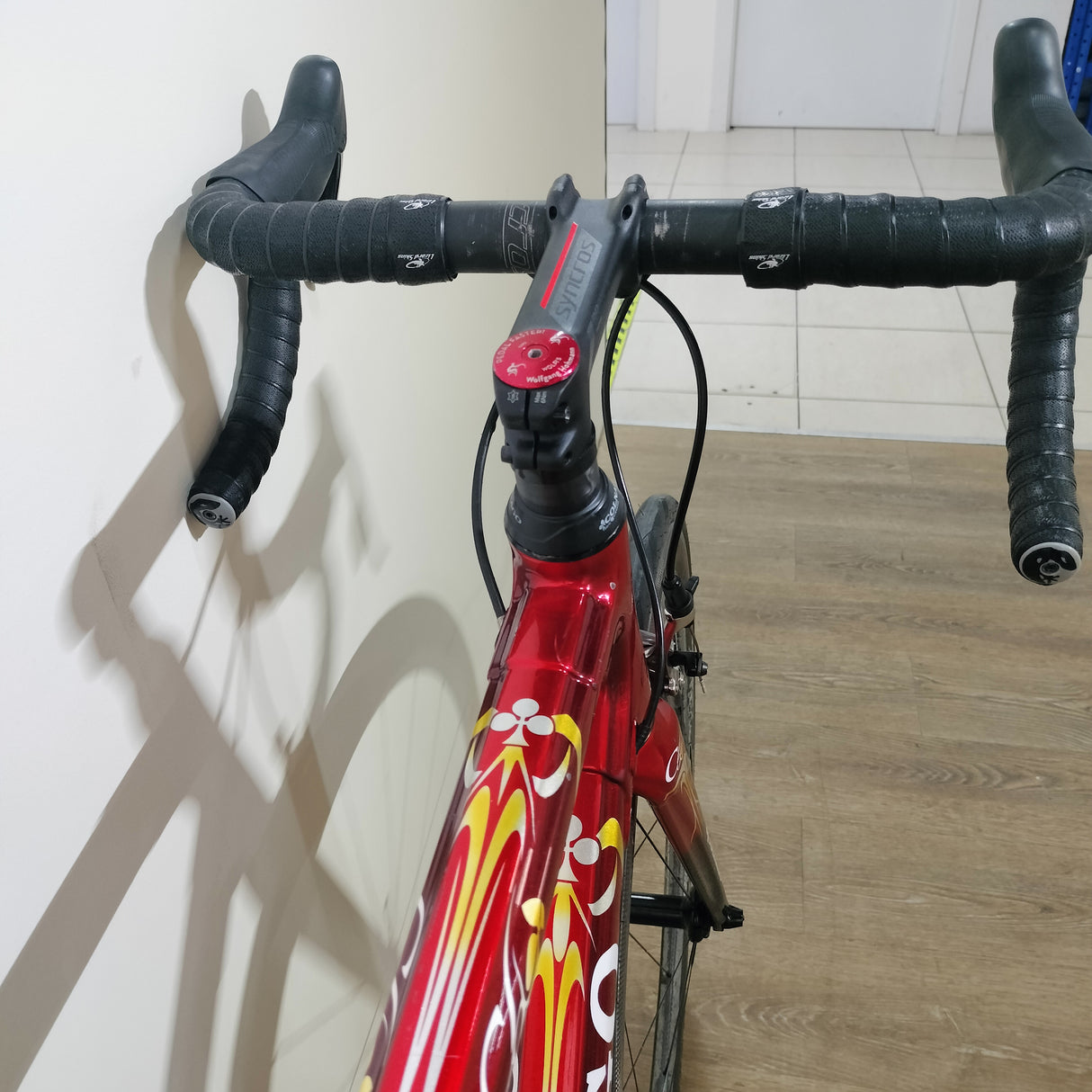 Preloved Custom Colnago V2-R Road Bike