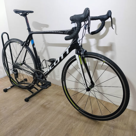 Preloved Scott Addict Team Issue Road Bike