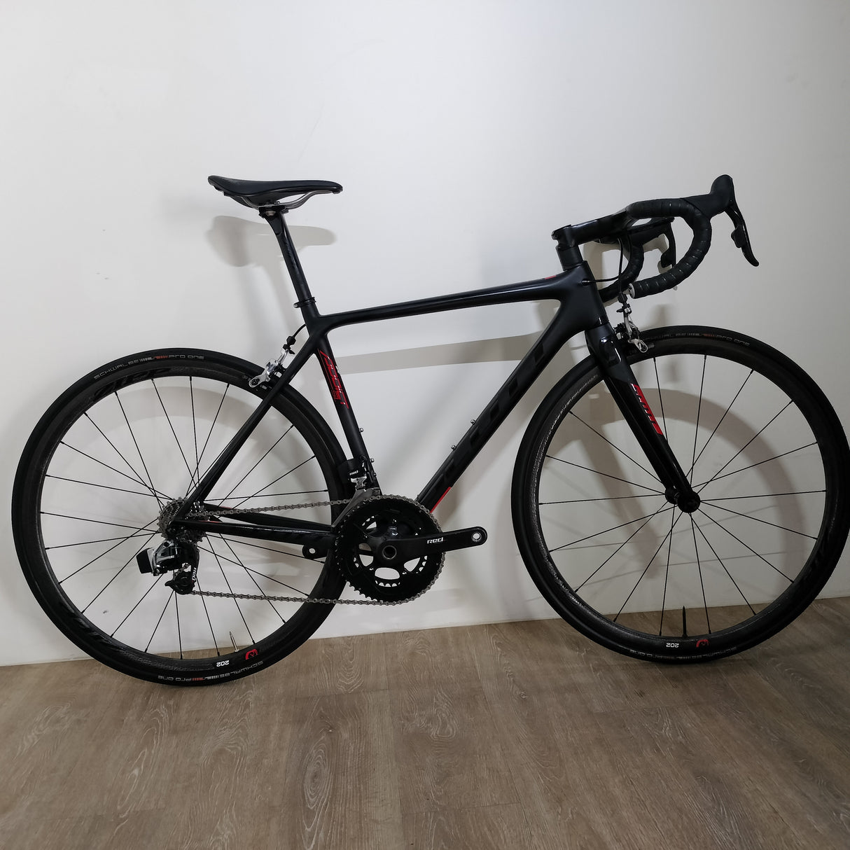 Preloved Scott Addict RC Etap AXS Road Bike