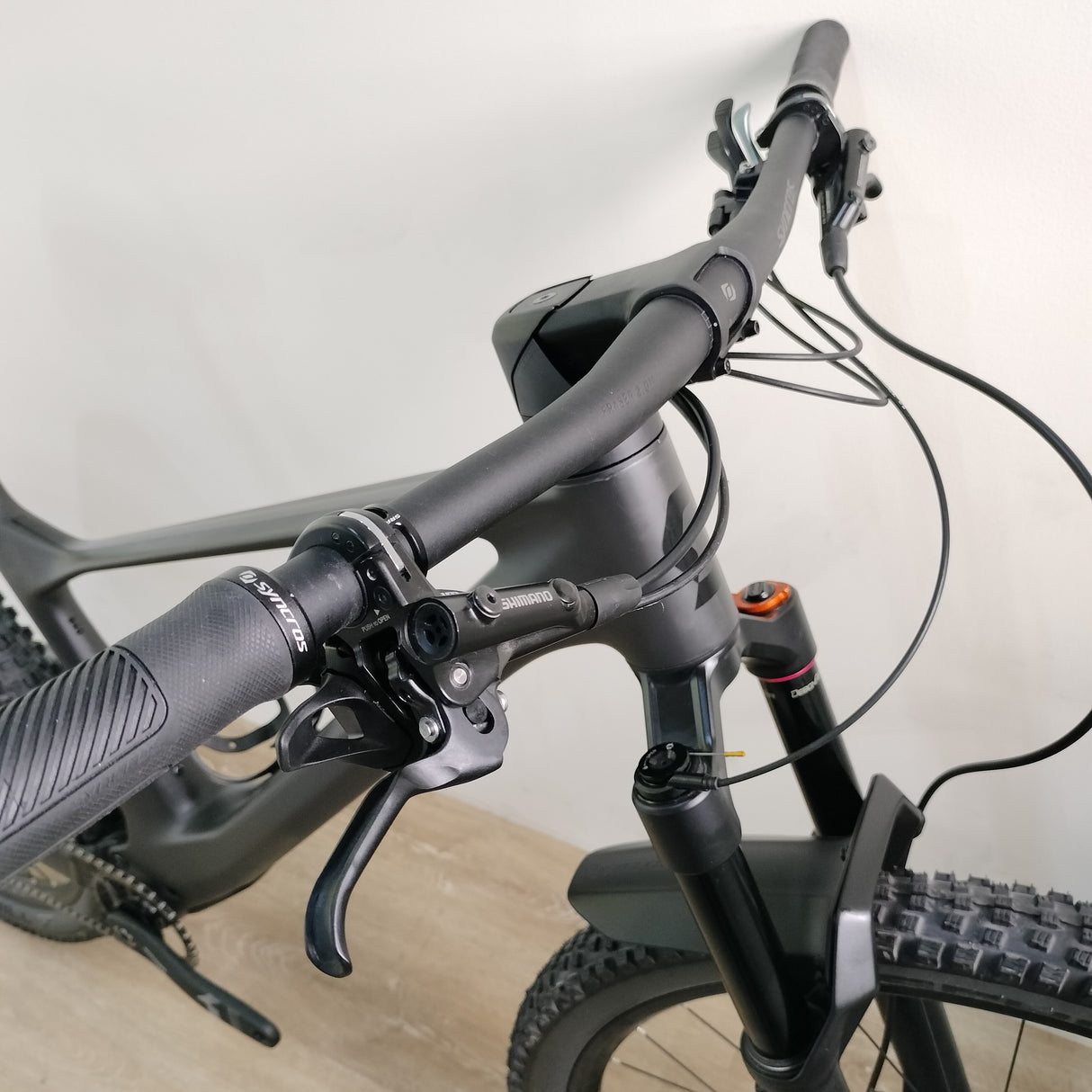 Preloved Custom Scott Spark 940 Mountain Bike