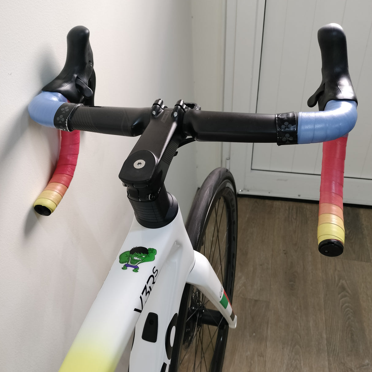 Preloved 2022 Colnago V3Rs Super Record Road Bike