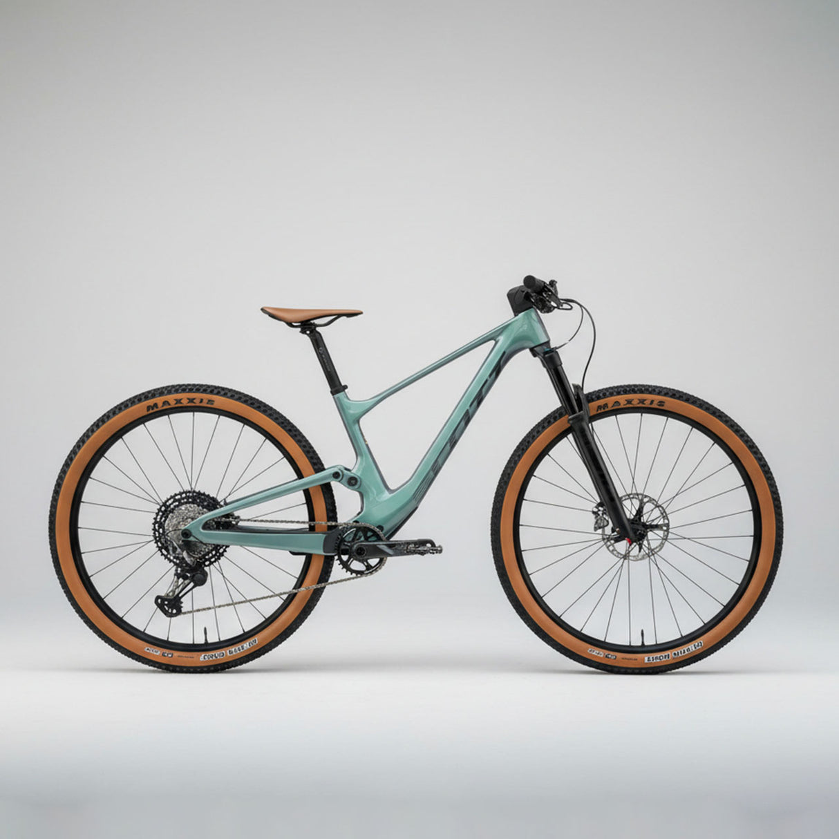 Preloved Spark RC Pro Mountain Bike