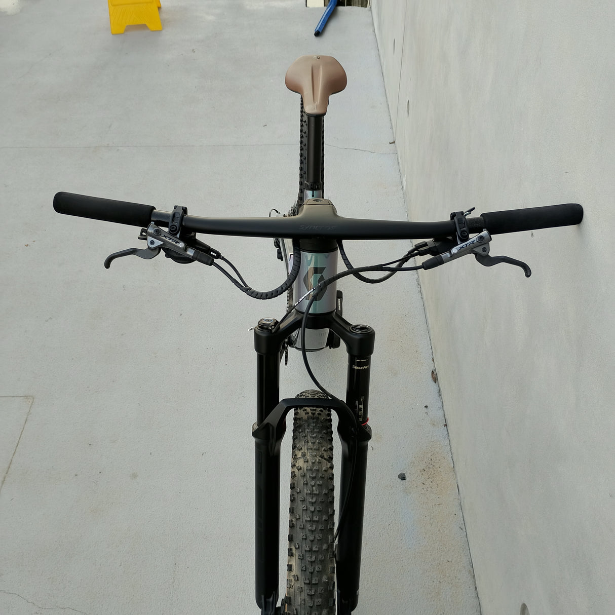 Preloved Spark RC Pro Mountain Bike