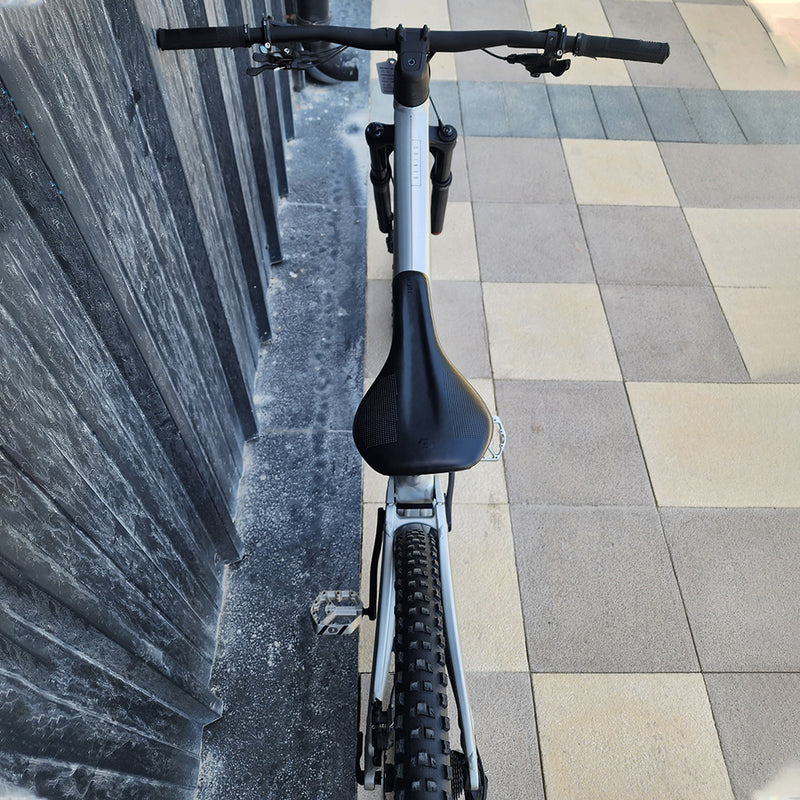 Preloved Scott Genius 940 White Mountain Bike