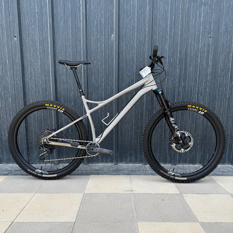 Preloved Banshee Paradox V3 Swiss XMC Mountain Bike