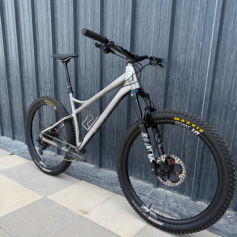 Preloved Banshee Paradox V3 Swiss XMC Mountain Bike