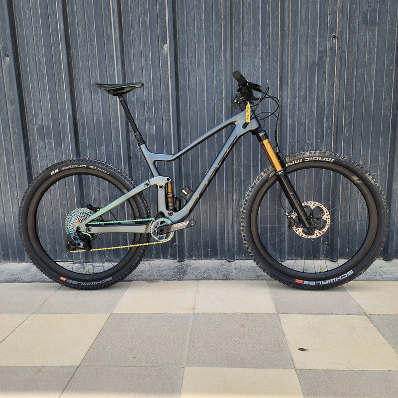 Preloved Scott Genius 900 Ultimate Mountain Bike
