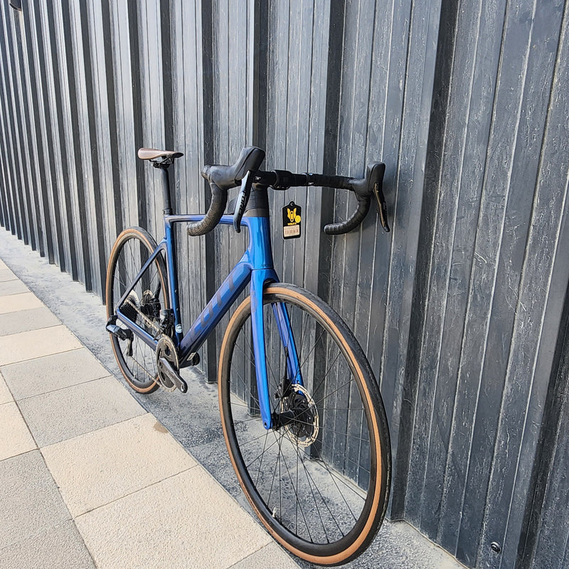 Preloved SCOTT Addict RC 20 Road Bike