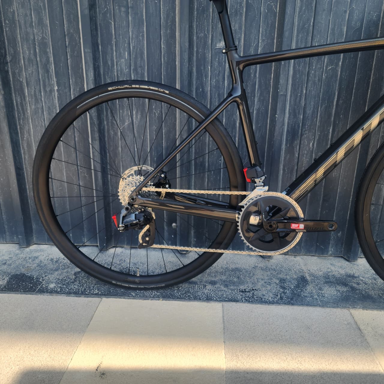 Preloved Scott Addict 10 Road Bike