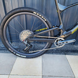 Preloved Scott Bike Spark RC Team Issue Mountain Bike