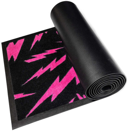 Muc-Off Absorbent Bike Mat absorbing liquid