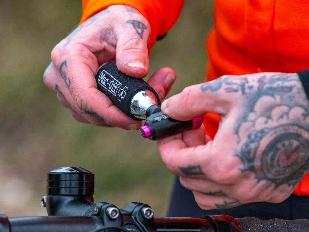 Muc-Off Road Inflator Kit