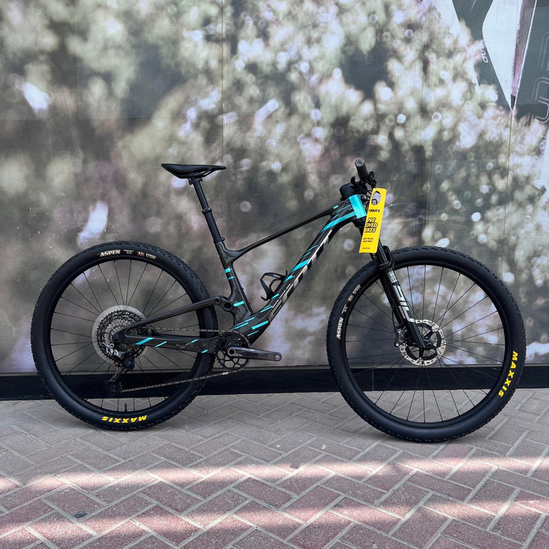 Custom Preloved Scott Spark RC Supersonic HMX Mountain Bike
